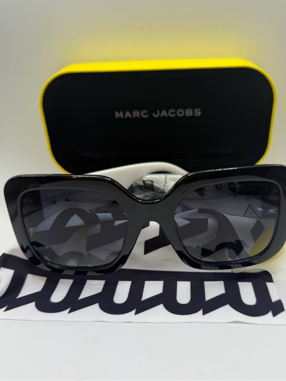 Marc Jacobs White and Black Logo Accent Sunglasses with Yellow Case